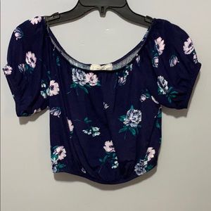 💙 Floral, off the shoulder crop top